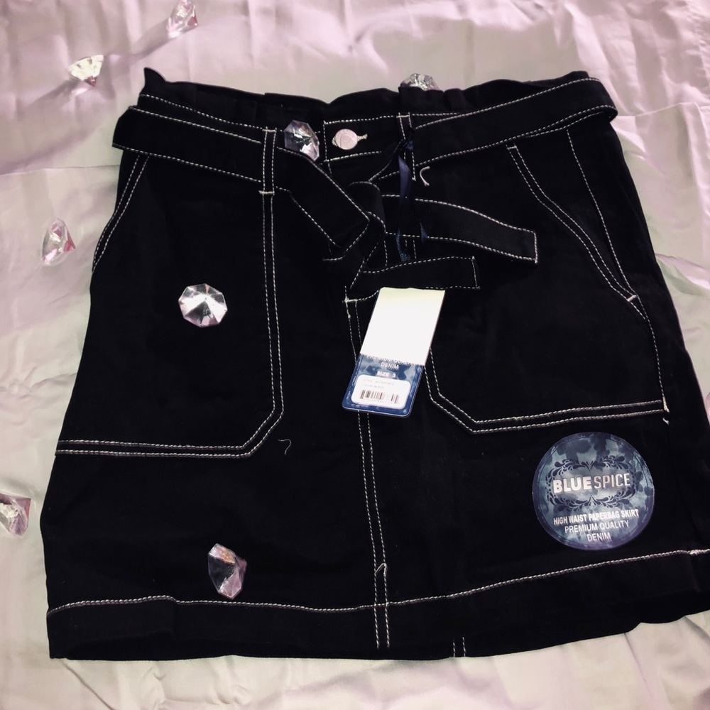 Fashion Nova ‘Sorry All Tied Up Mini Skirt’ ✨